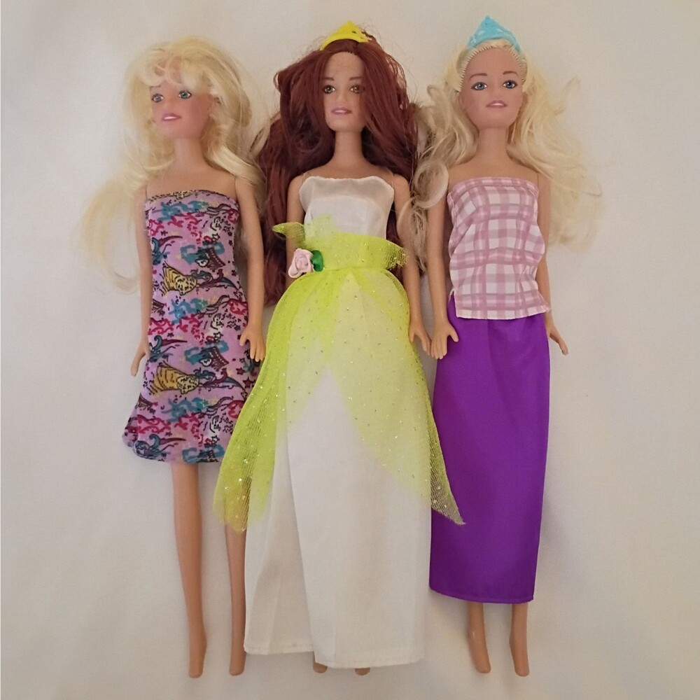 3pc Lot Dolls w/ Clothes 2 Blonde + 1 Brunette